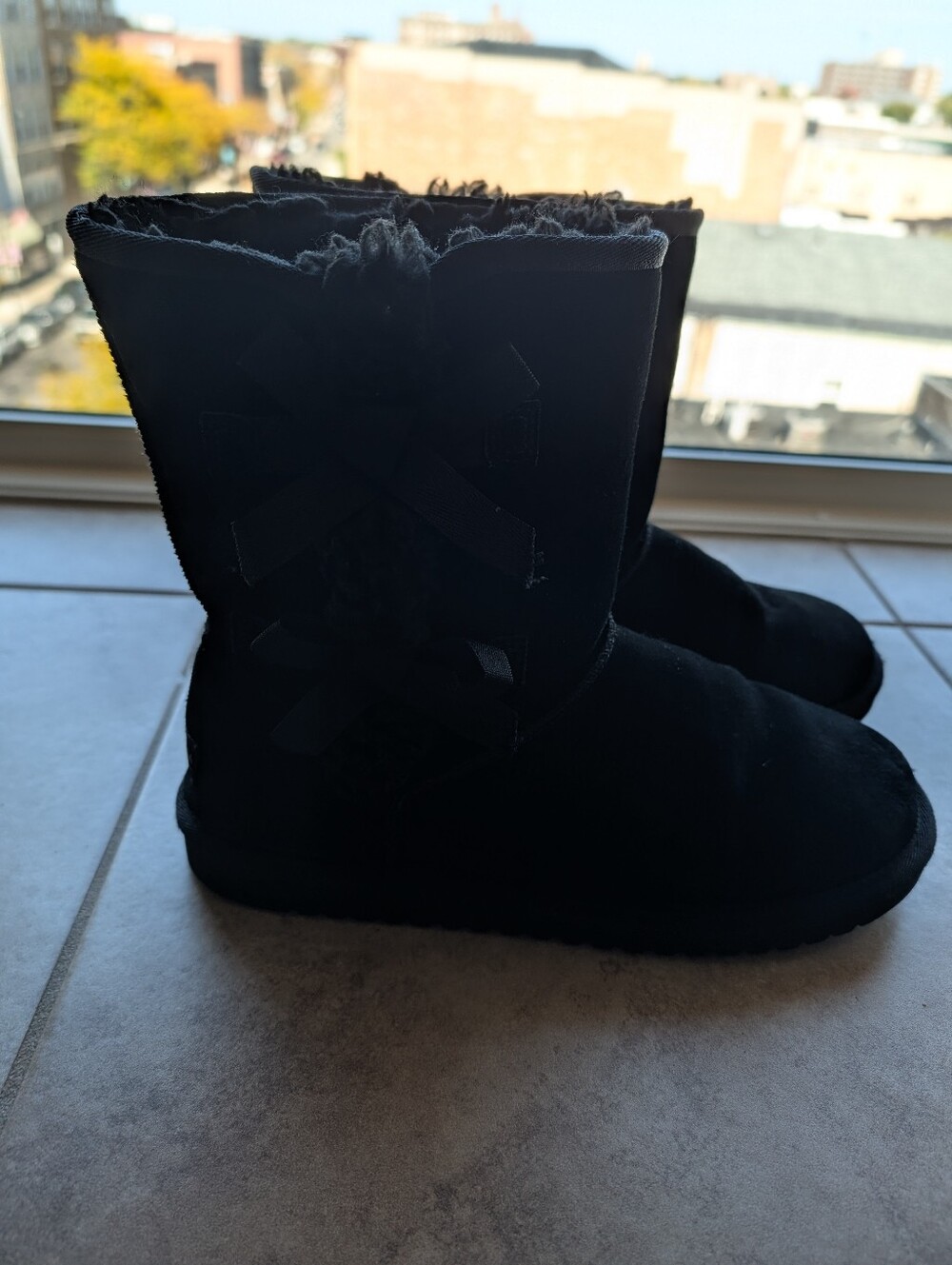 Koolaburra by UGG Victoria Short Black Bow Boots-Size 9